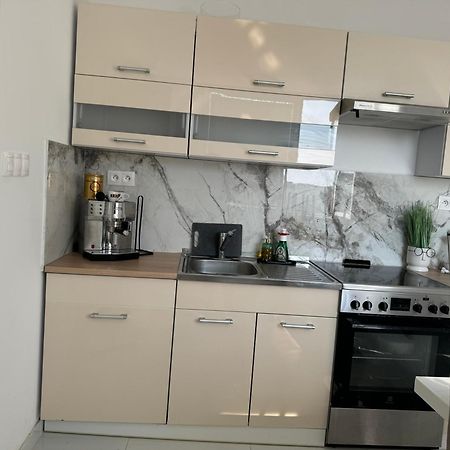 Peti Apartman Centrum Galanta Exterior foto