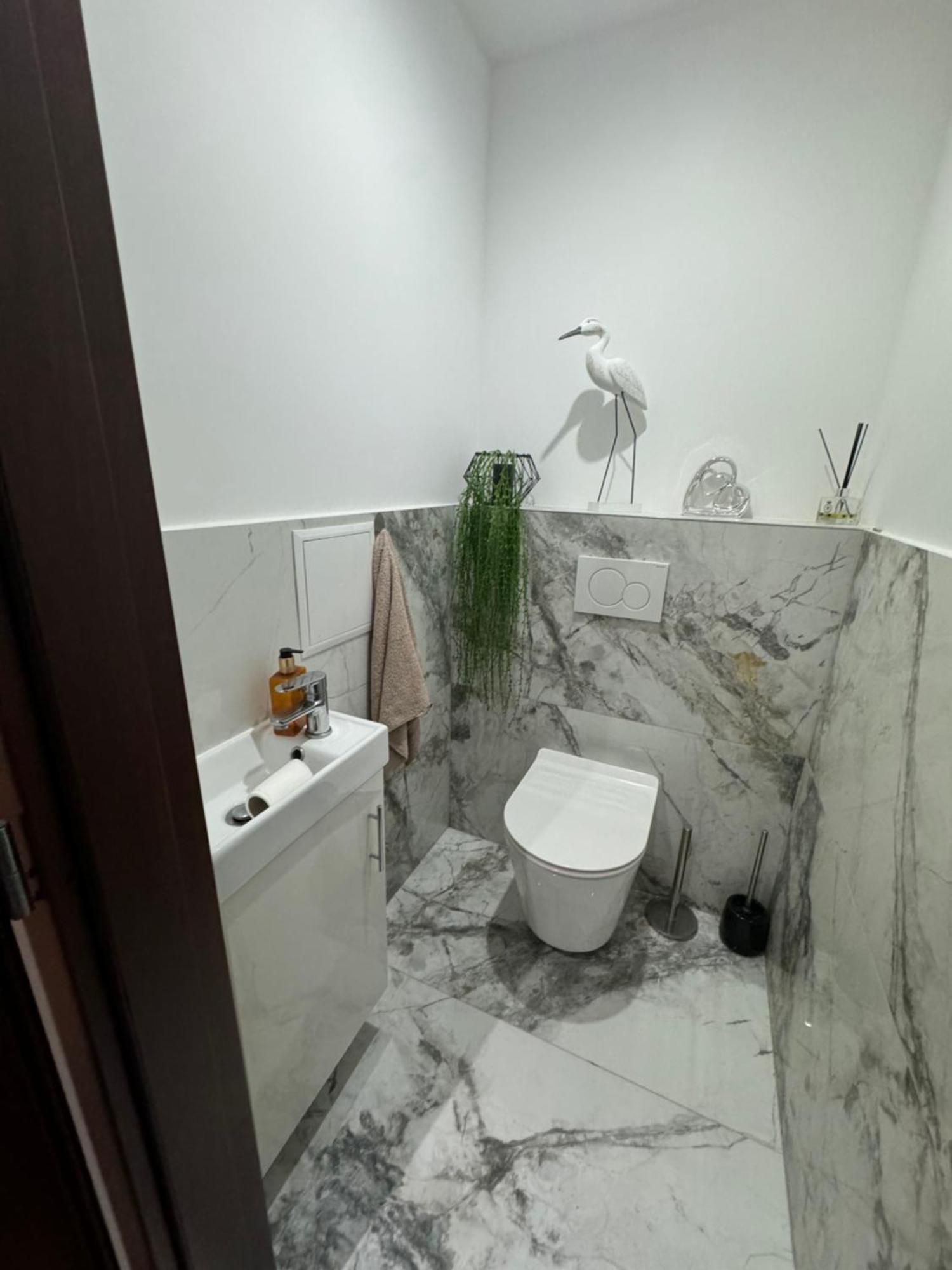 Peti Apartman Centrum Galanta Exterior foto
